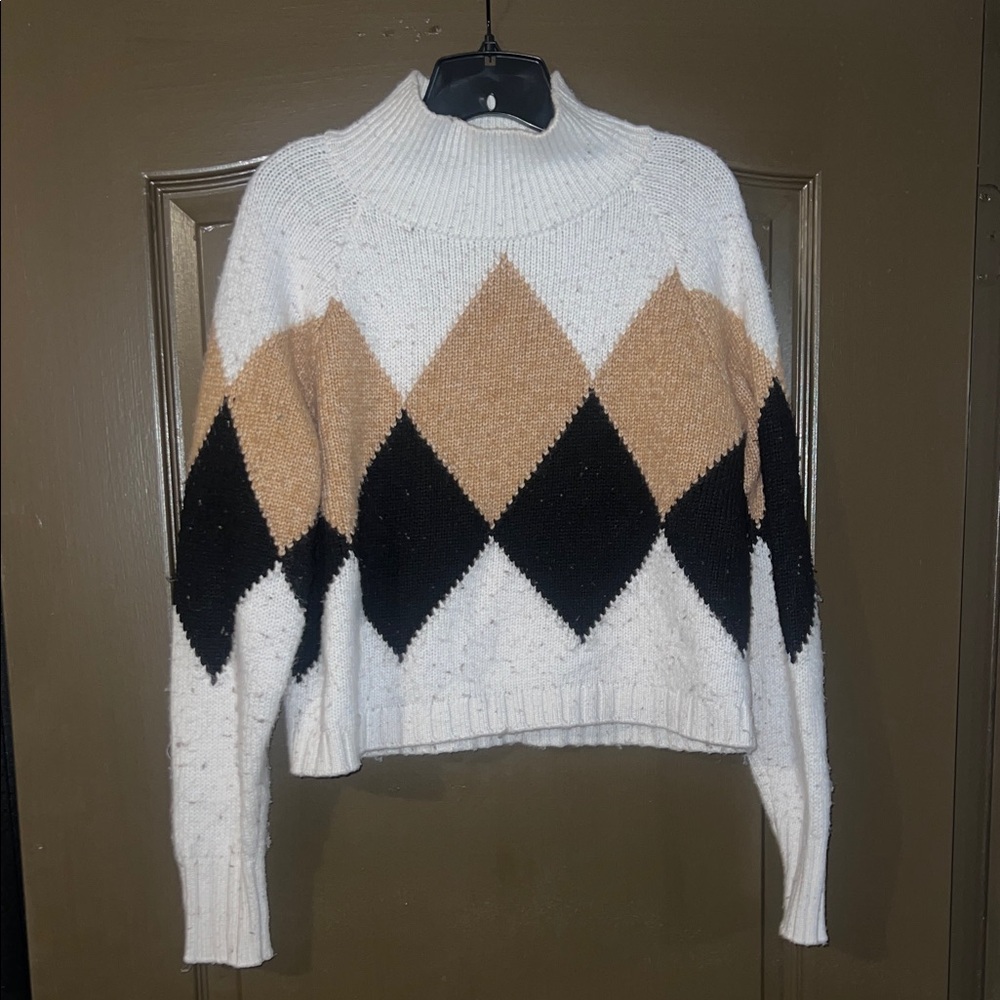 Stylish Women's Argyle Sweater - White, Black, Tan